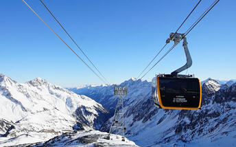 Tricable and Bicable Gondola Lifts